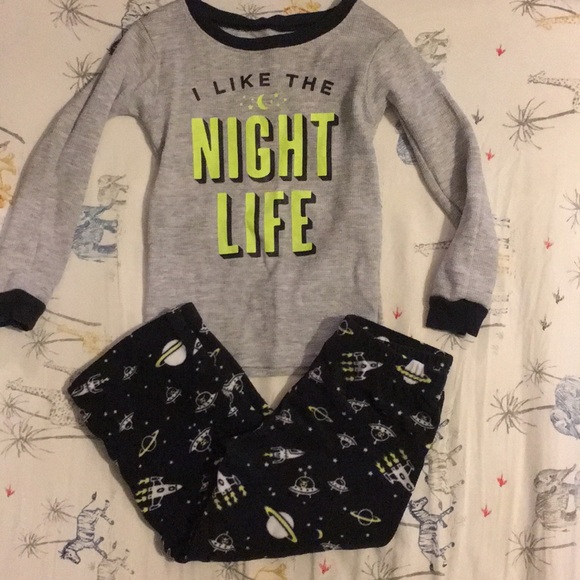 3 sets of Boy’s Carter’s PJs - Picture 6 of 7